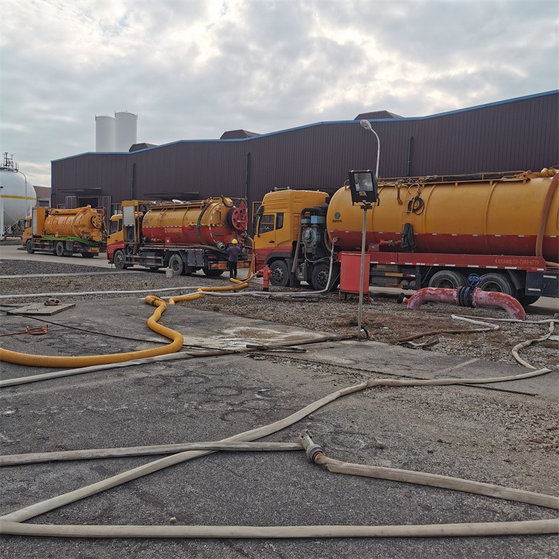 鹰手营子矿污水池清理