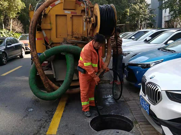 鹰手营子矿排污管道清淤