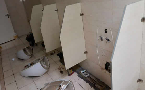 鹰手营子矿通下水