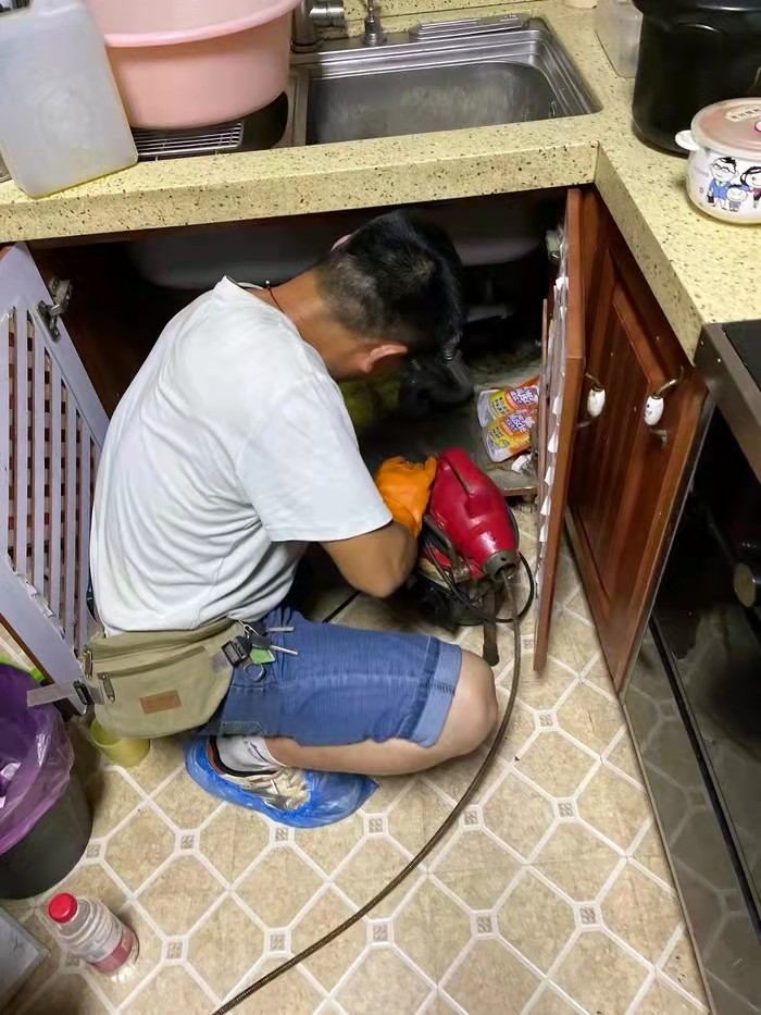 鹰手营子矿通下水道